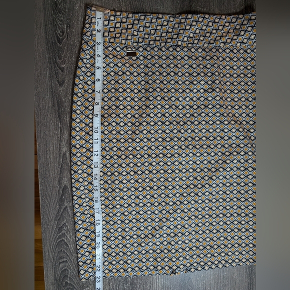 Alex & Olivia patterned pencil office skirt size medium - Picture 6 of 11